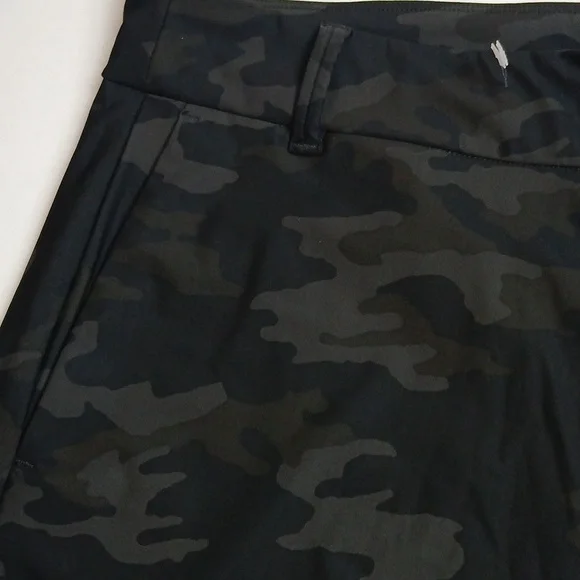 Spanx Shorts Women’s Large Black Camo Shapeup Sunshine Stretch Athletic 6” - Picture 4 of 4